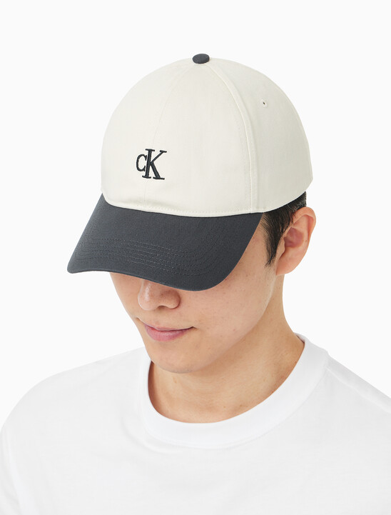 남녀공용 CKJ 스몰 모노그램 로고 컬러블락 볼캡