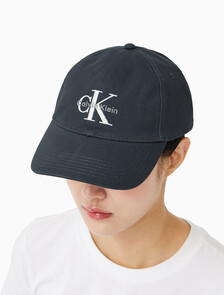 Buy 남녀공용 CKJ 모노그램 엠브로이더리 볼캡 in color NAVY