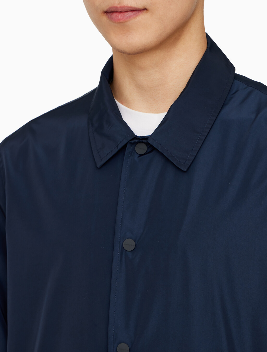 Buy 남성 나일론 클래식 코치 자켓 in color DARK SAPPHIRE