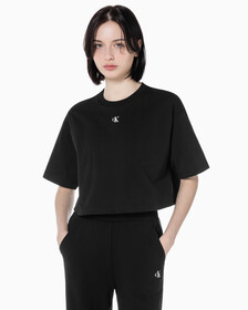 Buy 여성 그래픽 크롭 반팔 티셔츠 in color CK BLACK