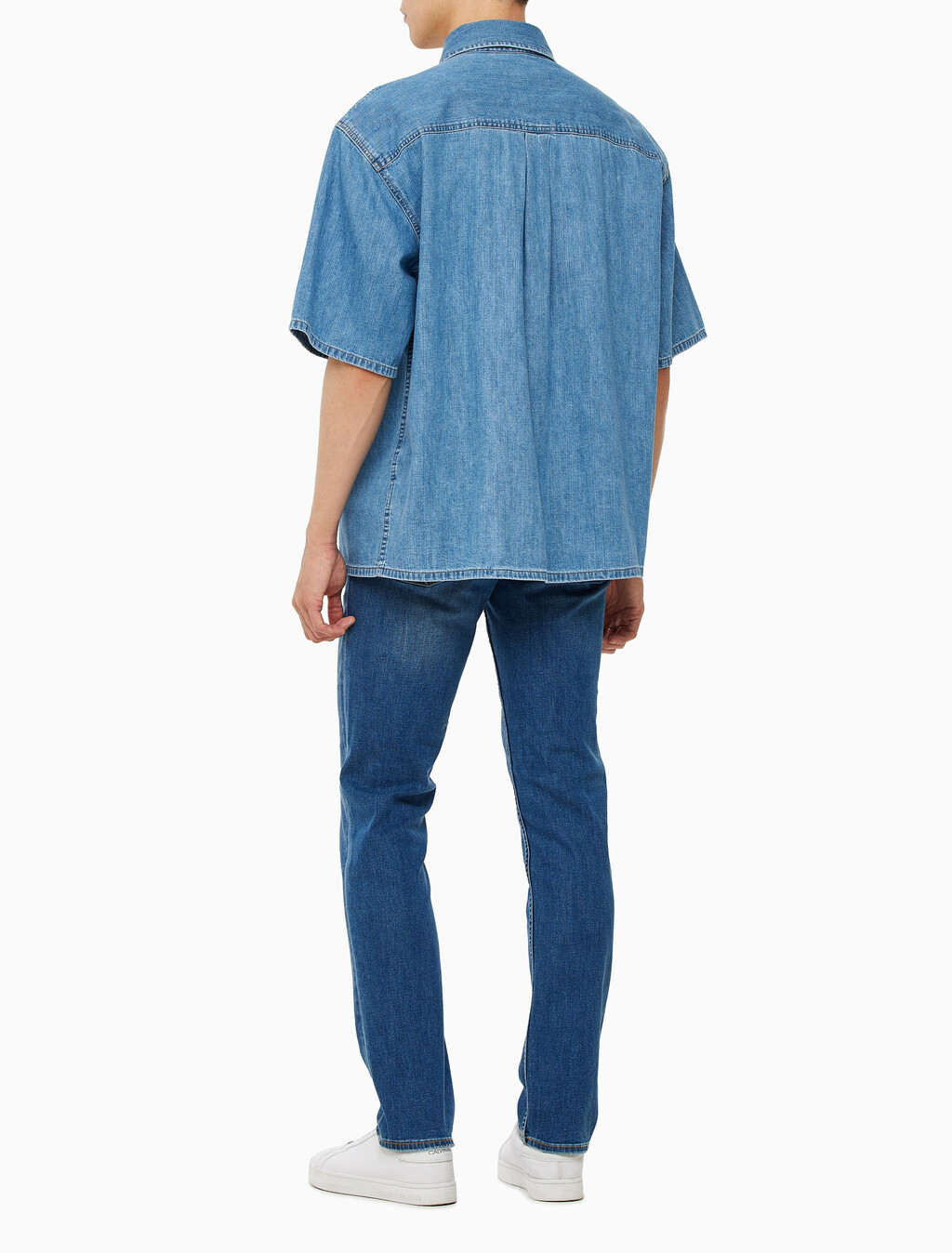 Buy 남성 캠프 반팔 데님 셔츠 in color MID BLUE BACK EMBRO