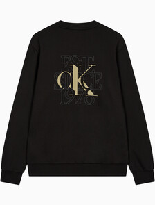 Buy 남성 레귤러핏 로고 그래픽 맨투맨 스웻셔츠 in color CK BLACK