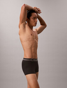 Buy 남성 뉴 사인 로고 로우 라이즈 트렁크 in color BLACK