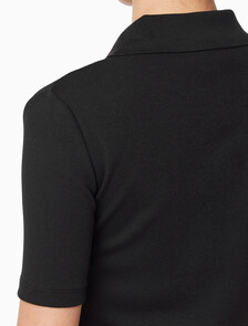 Buy 여성 슬림핏 브이넥 폴로 in color BLACK