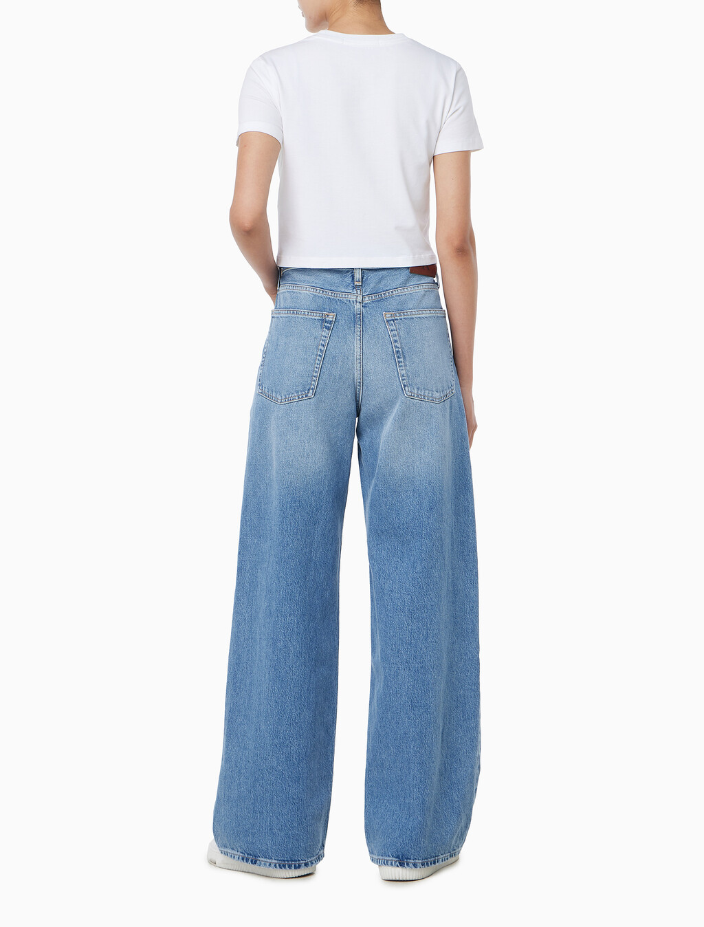 Buy 여성 로우라이즈 배기 미드 블루 데님 in color mid blue