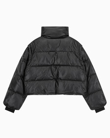 Buy 여성 글로시 디터쳐블 크롭 다운 푸퍼 in color CK BLACK