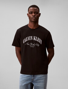 Buy 캘빈클라인 헤리티지 자수로고 그래픽 티 in color BLACK