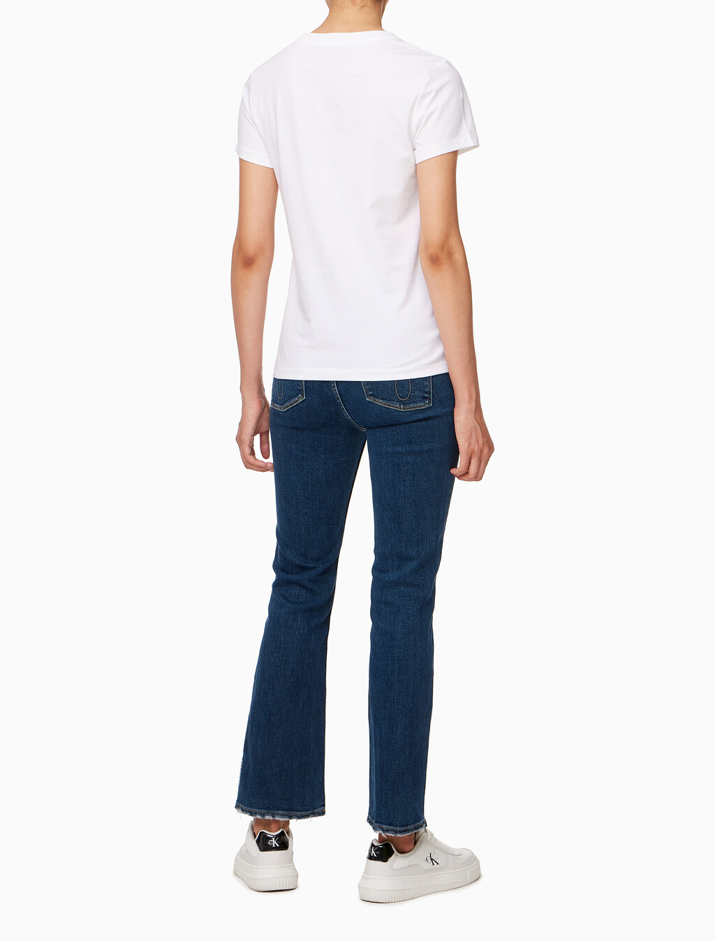 Buy 여성 슬림핏 인스티튜셔널 로고 반팔 티셔츠 in color BRIGHT WHITE