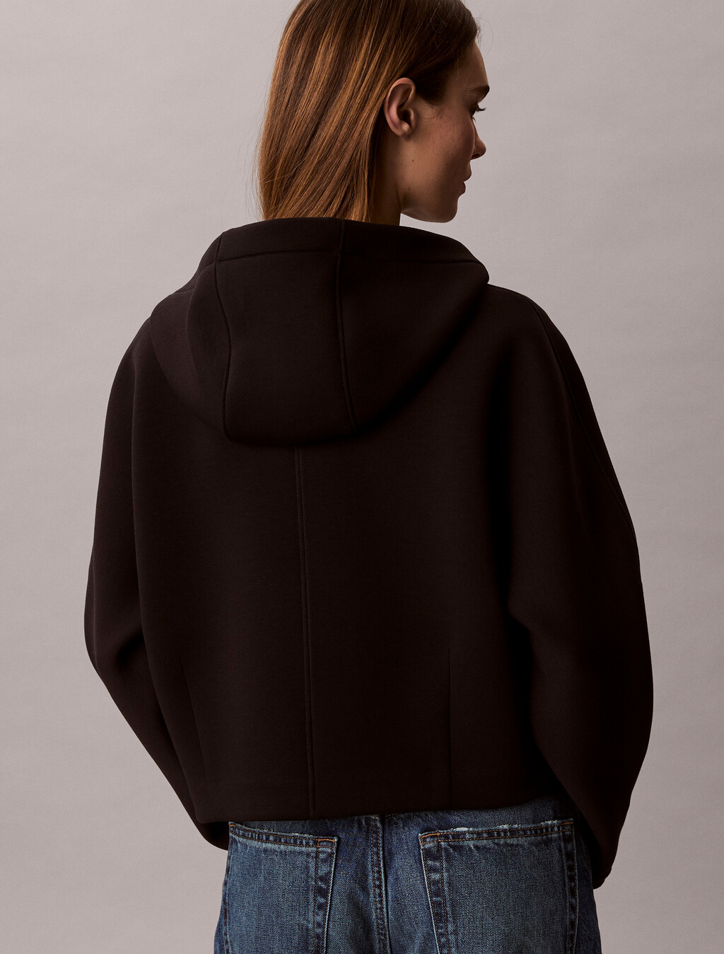 Buy 여성 숏 후디드 스쿠바 자켓 in color BLACK