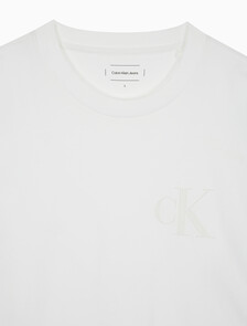 Buy 남성 레귤러핏 그래픽 로고 긴팔 티셔츠 in color BRIGHT WHITE
