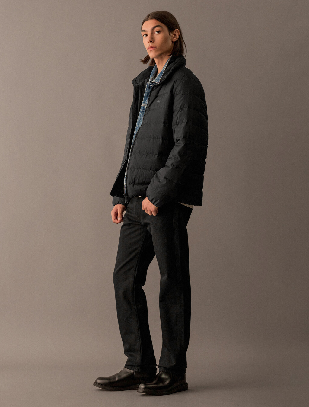 Buy 남성 스탠다드 스트레이트핏 블랙 데님 in color WASHED BLACK LOGO LACE