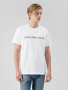 Buy 남성 레귤러핏 인스티튜셔널 로고 스트레치 반팔 티셔츠  in color BRIGHT WHITE