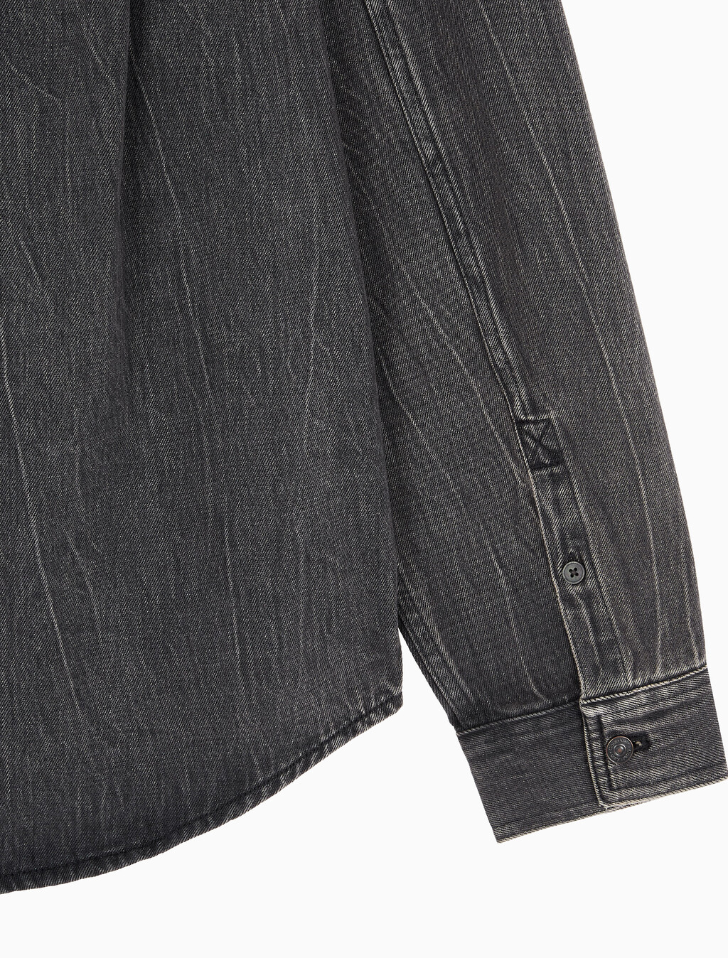 Buy 남성 오버핏 블랙 워시 데님 셔츠 in color BLACK FOG