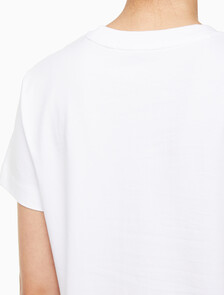 Buy 여성 레귤러핏 스몰 모노그램 로고 반팔 티셔츠  in color BRIGHT WHITE