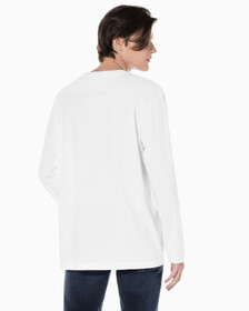 Buy 남녀공용  베이직 로고 긴팔 티셔츠 in color BRIGHT WHITE