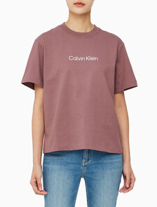Buy 여성 릴렉스드 스탠다드로고 크루넥 반팔 티셔츠  in color CAPRI ROSE