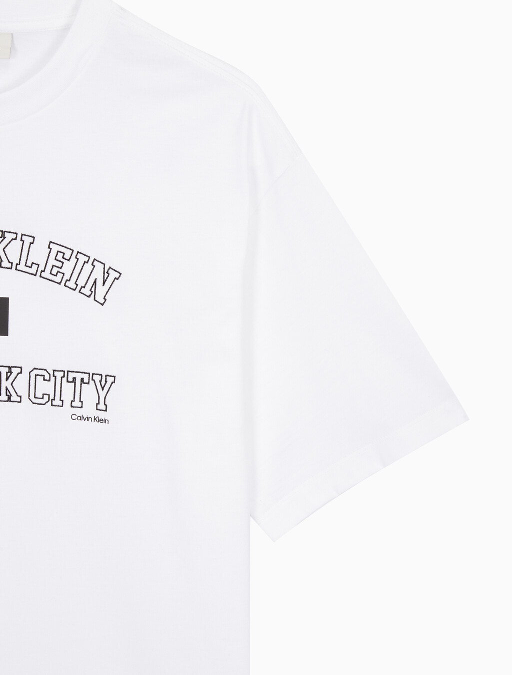 Buy 남성 릴렉스핏 뉴욕 바시티 로고 반팔 티셔츠 in color BRILLIANT WHITE