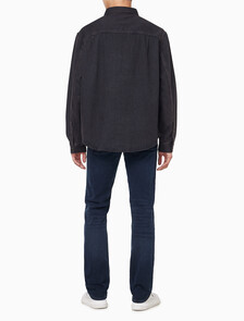 Buy 남성 레귤러핏 클래식 블랙 워시 긴팔 데님 셔츠 in color Black
