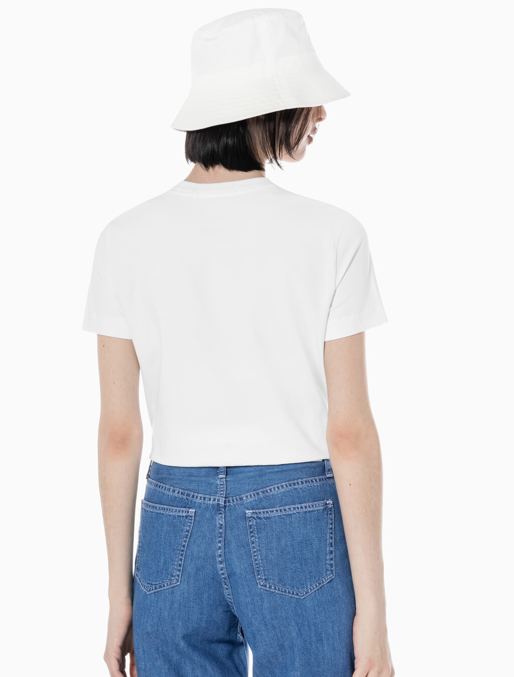 Buy 여성 레귤러핏 스몰 모노그램 로고 반팔 티셔츠  in color BRIGHT WHITE