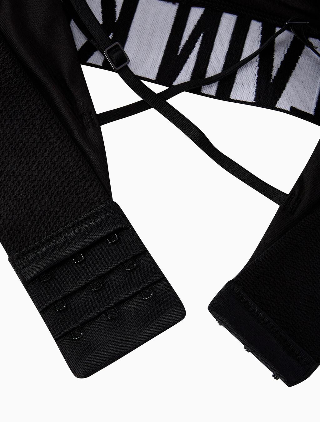 Buy 여성 인텐스 파워 마이크로파이버 쿨링 AF 브라렛 in color BLACK