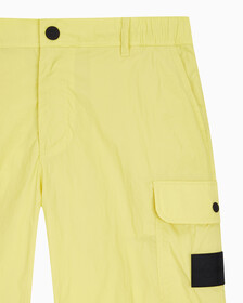 Buy 남성 나일론 라이트웨이트 카고 쇼츠 in color YELLOW SAND