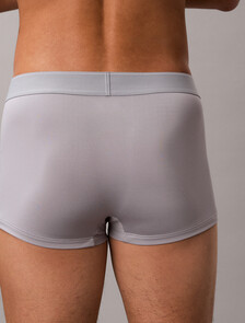 Buy 남성 CK 그래픽 마이크로 로우 라이즈 트렁크 in color GREY