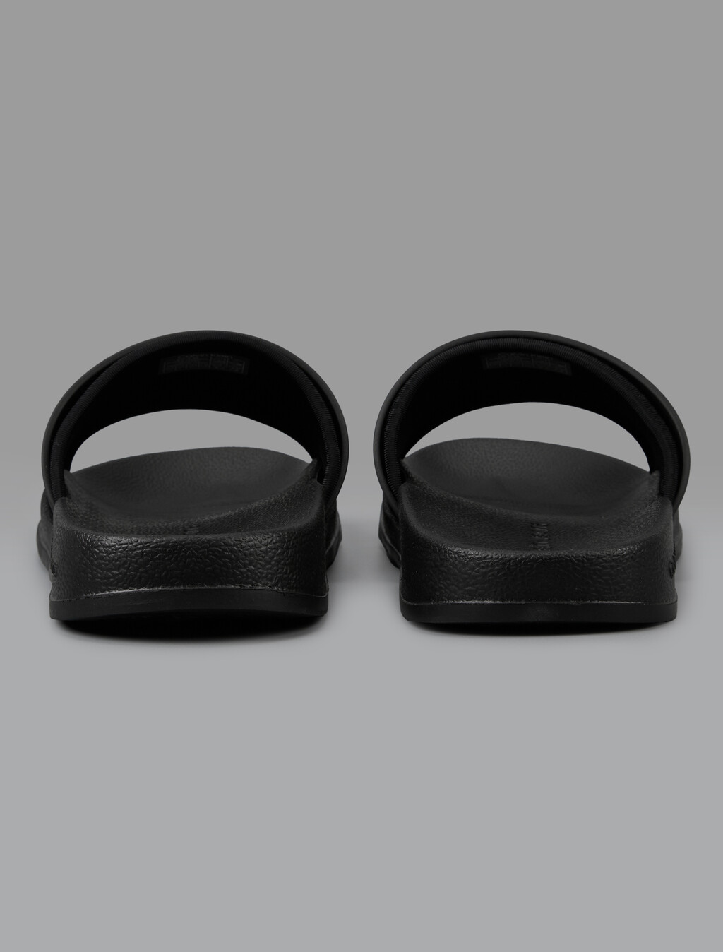 Buy 여성 노위치 풀 슬라이드 네오프렌 슬라이드 in color TRIPLE BLACK