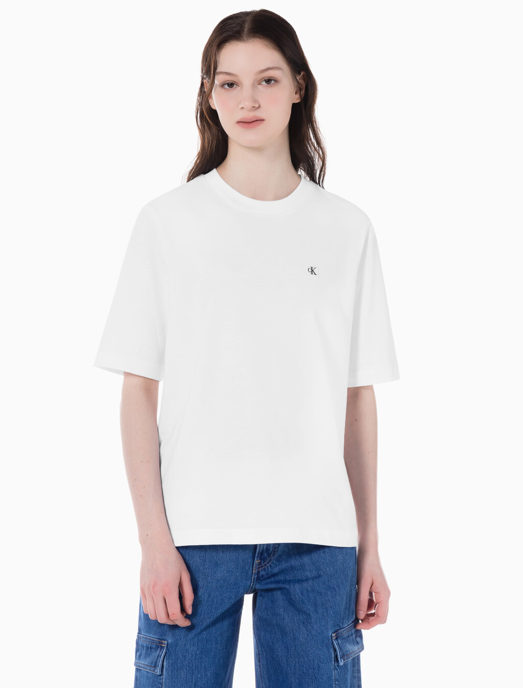 Buy 여성 릴렉스 로고 반팔 티셔츠 in color BRIGHT WHITE