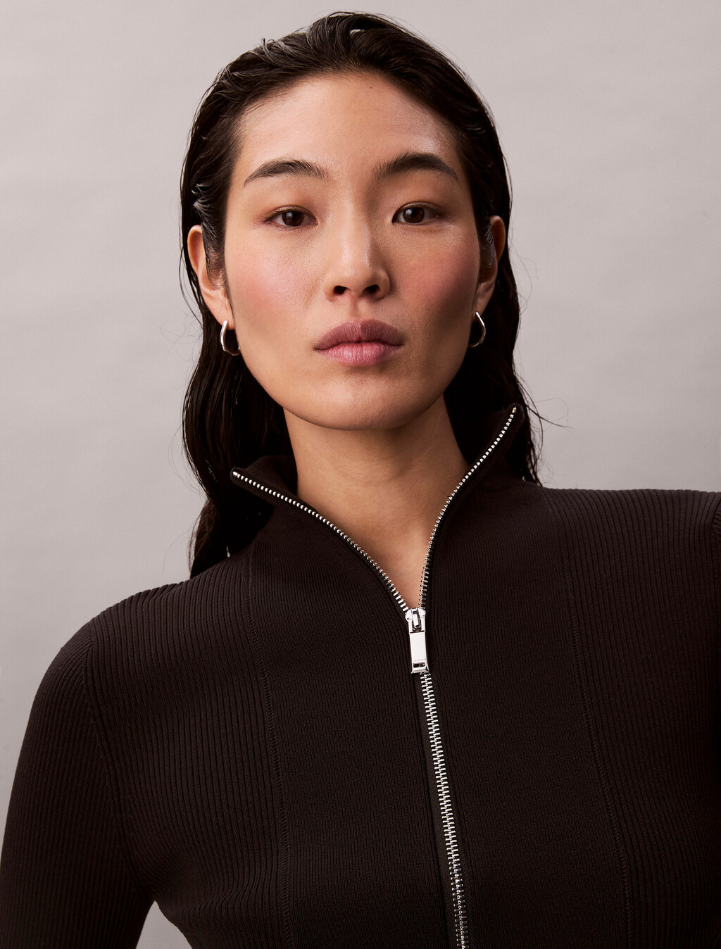 Buy 여성 나일론 집업 스웨터 in color BLACK