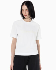 Buy 여성 릴렉스 핏 볼드 로고 반팔 티셔츠 in color BRIGHT WHITE