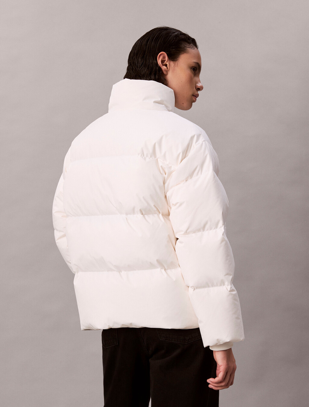 Buy 여성 숏 렝스 스탠드 카라 푸퍼 in color Ivory