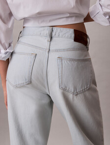 Buy 여성 90S 스트레이트 데님 in color Light blue