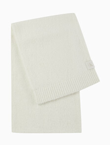 Buy 남녀공용 모노그램 패치 로고 부클 머플러 in color Ivory