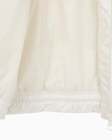 Buy 여성 글로시 디터쳐블 크롭 다운 푸퍼 in color WHITE