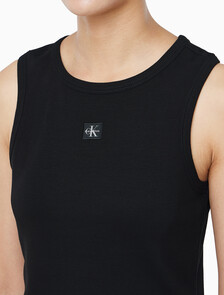 Buy 여성 우븐라벨 코튼 립 탱크 탑 in color BLACK