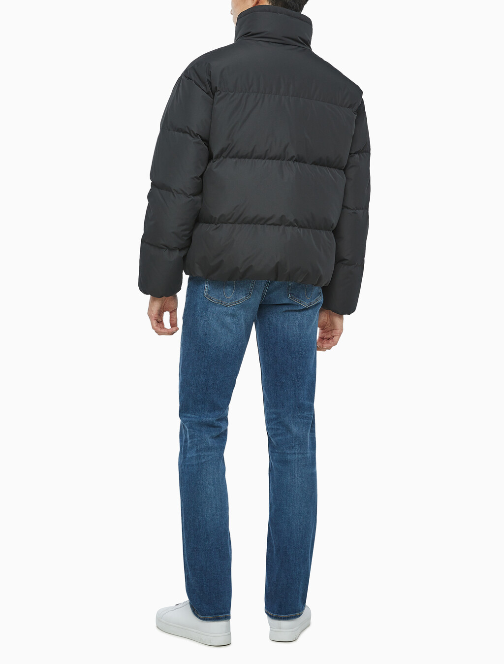 Buy 남녀공용 릴렉스 숏 다운 푸퍼 in color CK BLACK