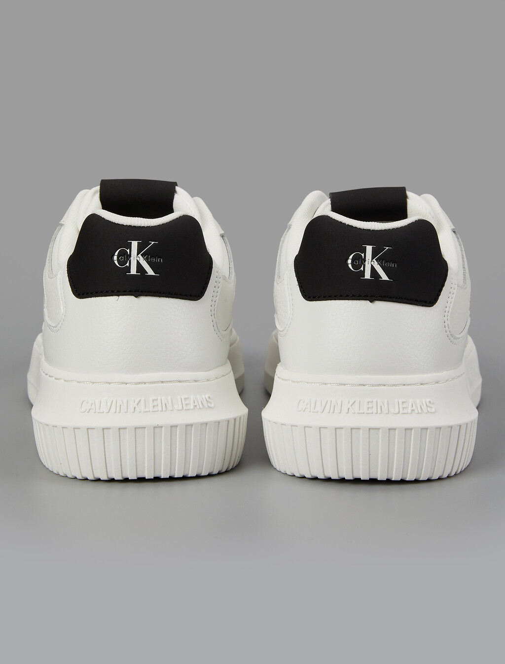 Buy 남성 말모메타 청키 컵솔 레더 in color WHITE