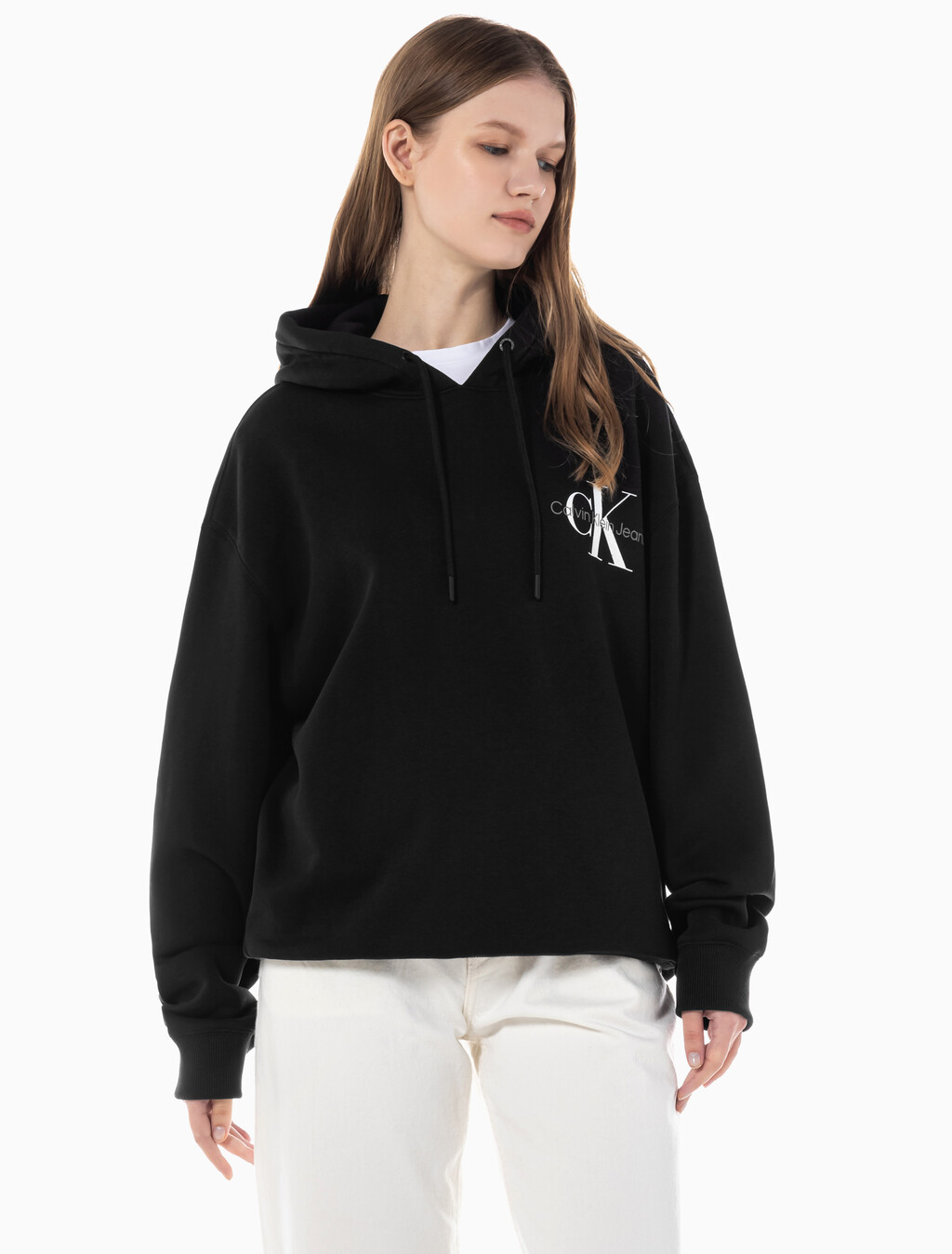 Buy 남녀공용 릴렉스핏 스몰 모노그램 로고 기모 후디 in color CK BLACK