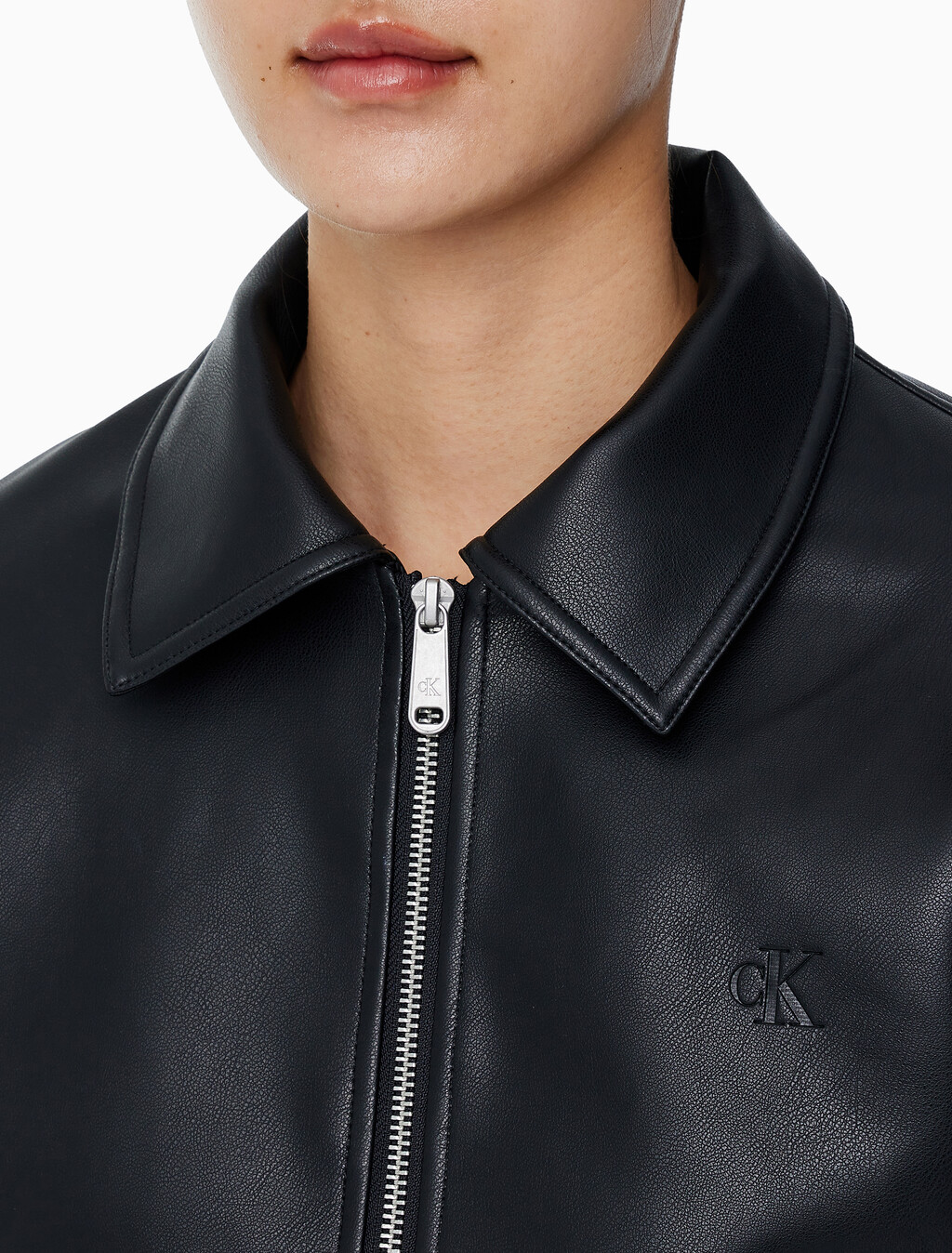 Buy 여성 폭스 레더 자켓 in color CK BLACK