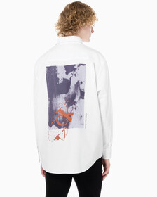 Buy 남성 릴렉스핏 그래픽 셔츠 in color BRIGHT WHITE