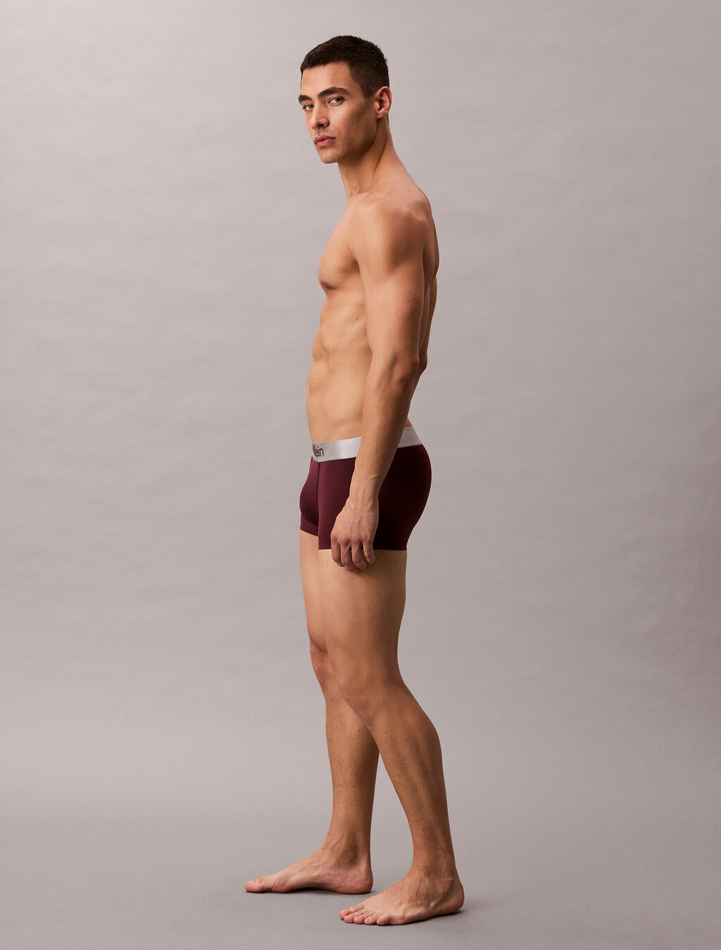 Buy 남성 브러시드 마이크로파이버 스트레치 로우 라이즈 트렁크 in color Dark Pink