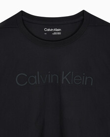 Buy 남성 레귤러 핏 숏슬리브 시어서커 티셔츠 in color BLACK