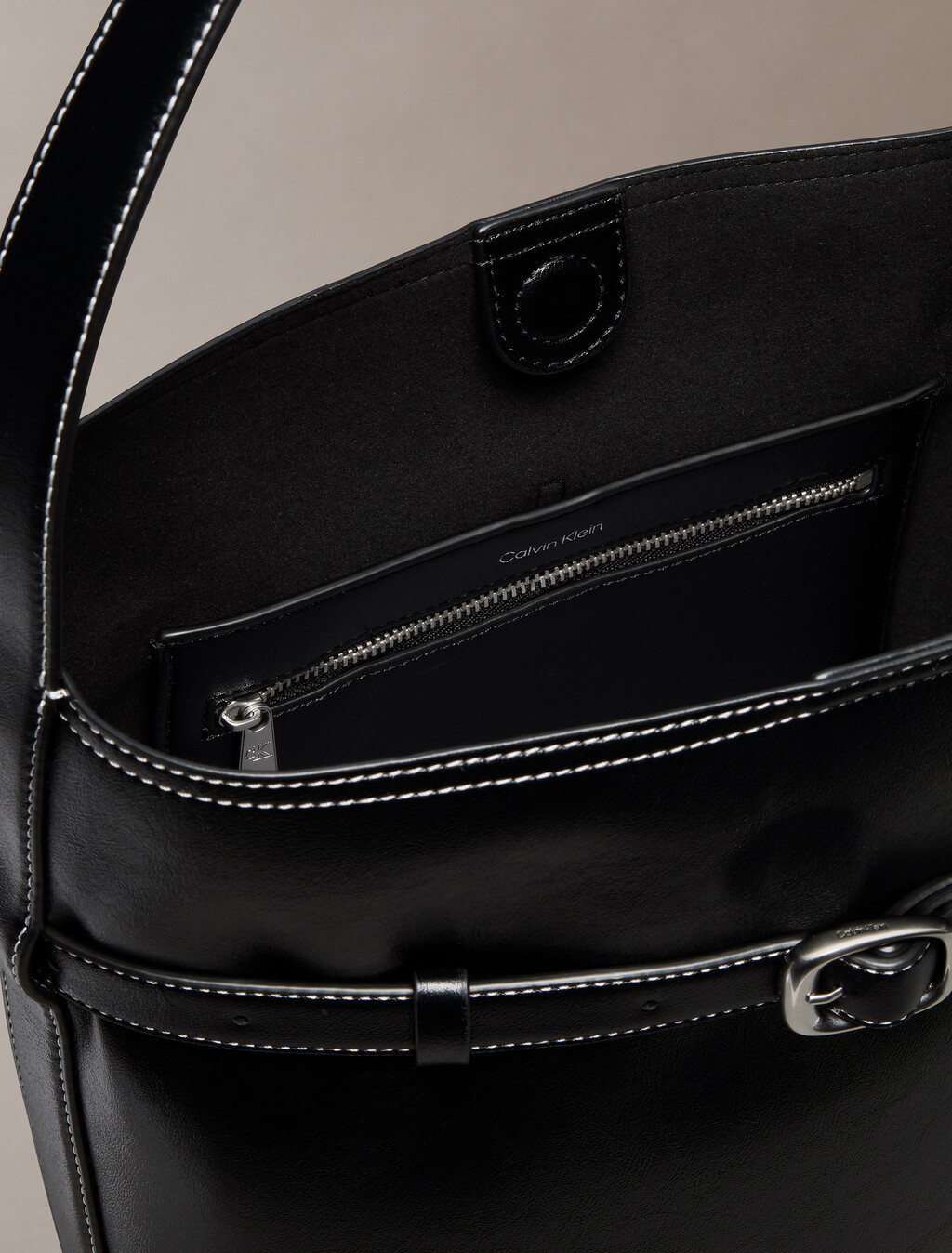 Buy 여성 버클 미디움 버킷 백 in color BLACK