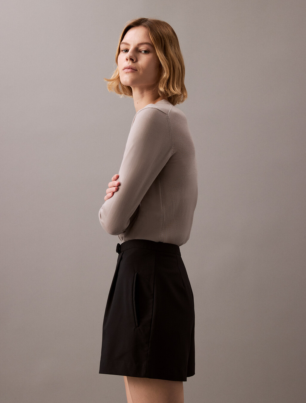 Buy 여성 롱슬리브 테크 메리노 울 크루넥 스웨터 in color LIGHT GREY