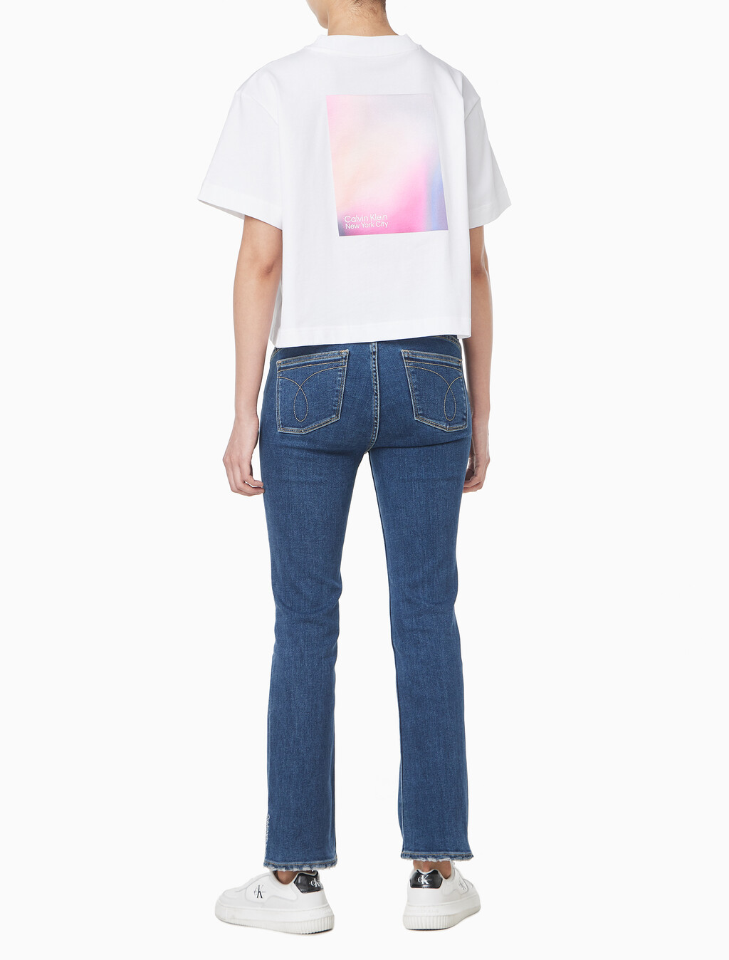 Buy 여성 패션핏 그라데이션 반팔 티셔츠 in color BRILLIANT WHITE