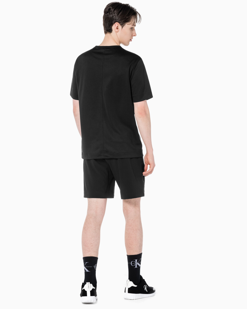 Buy 남성 레귤러 핏 프라이드 하이 스트레치 우븐 쇼츠 in color BLACK