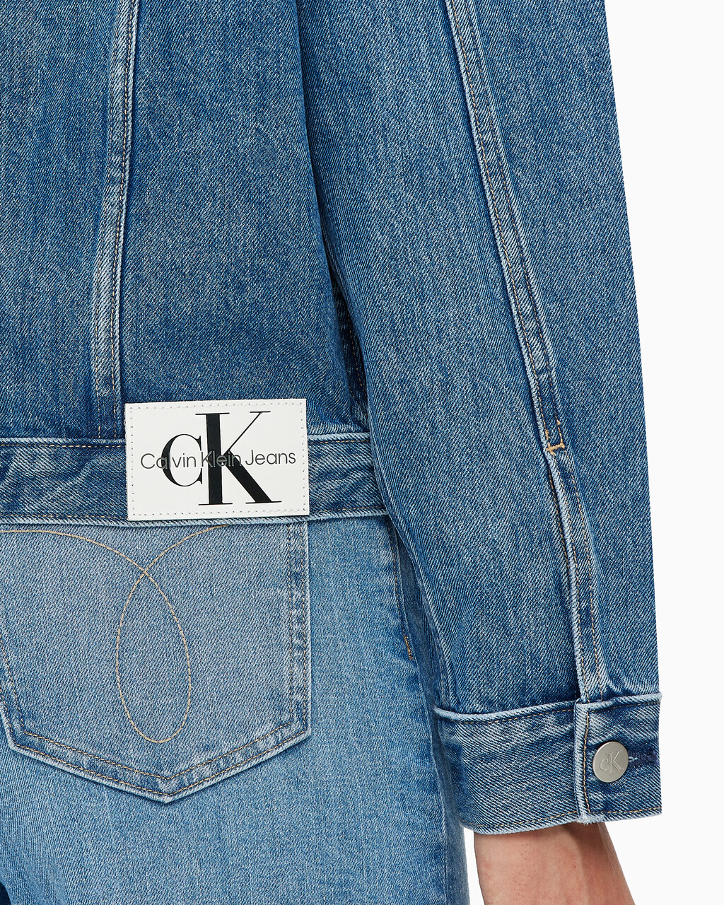 Buy 여성 모노그램 뱃지 데님 자켓 in color MID BLUE BACK EMBRO
