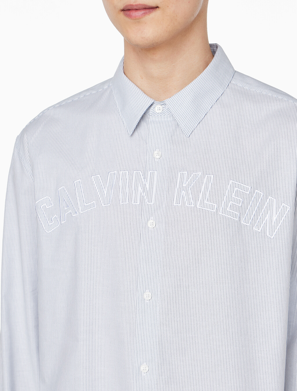 Buy 남성 커브 로고 옥스포드 클래식 셔츠 in color LIGHT BLUE