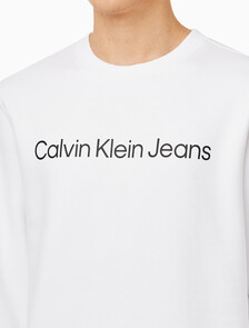 Buy 남성 레귤러핏 인스티튜셔널 로고 기모 스웻셔츠 in color BRIGHT WHITE