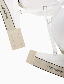 Buy 여성 헤리티지 코튼 업리프트 데미 브라 in color WHITE